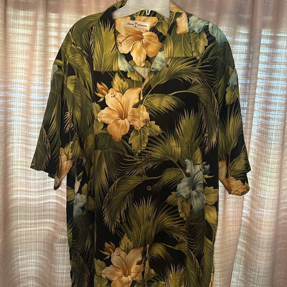 Men’s Tommy Bahama shirt - Picture 3 of 3